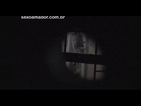 ❤️ Faigheann Blondie fístapáil rúnda ag voyeur comharsanachta i bhfolach taobh thiar de brící cuasach ️❌ Sluts ag ga.xlxxporno.ru ☑