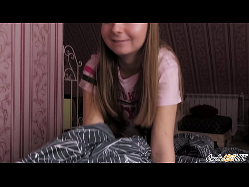 ❤️ Tarraingíonn Blondie BFF go domhain uirthi agus faigheann sí cum ina béal ️❌ Sluts ag ga.xlxxporno.ru ☑